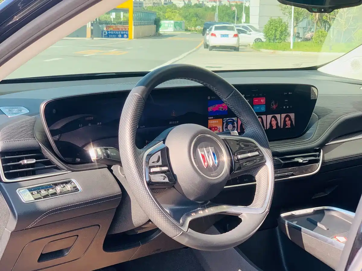 Buick LaCrosse 2025 2025 Model 28T Platinum Edition