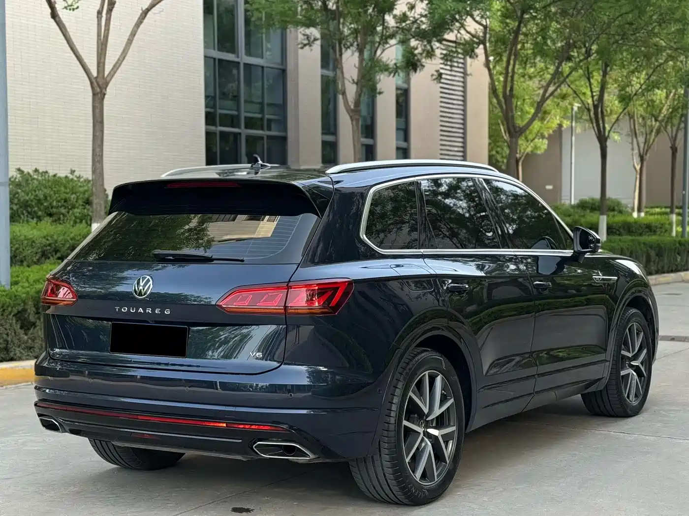 VOLKSWAGEN TOUAREG