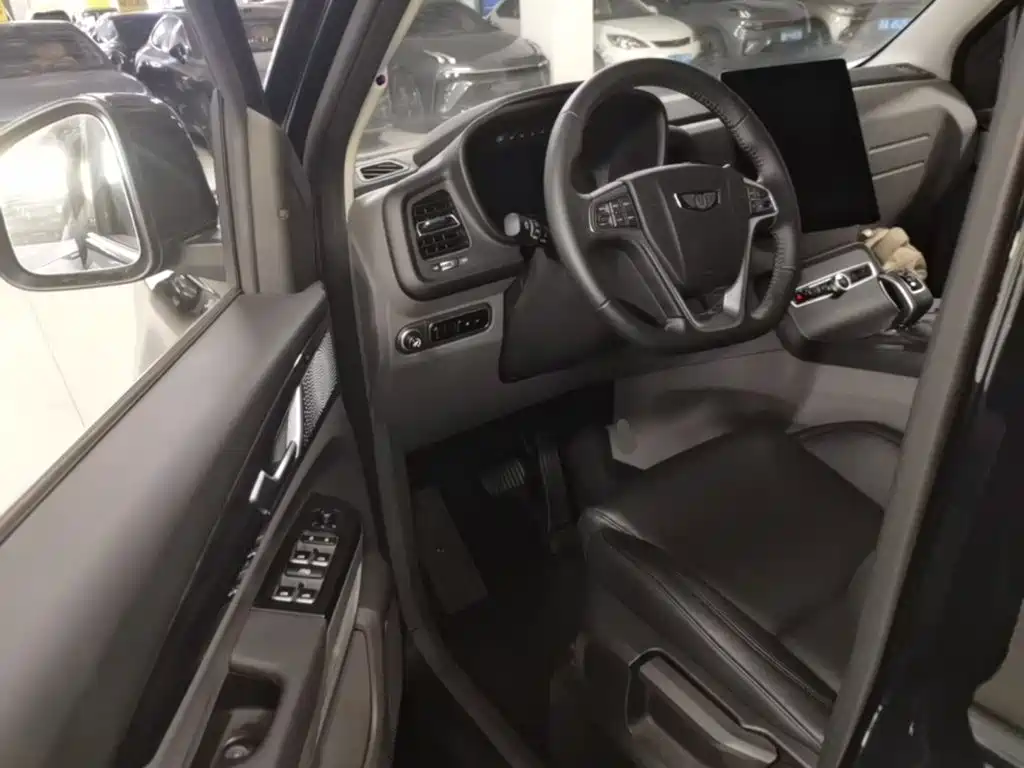 LEVC TX 2024 2023 TX5 Extended Range Travel Edition