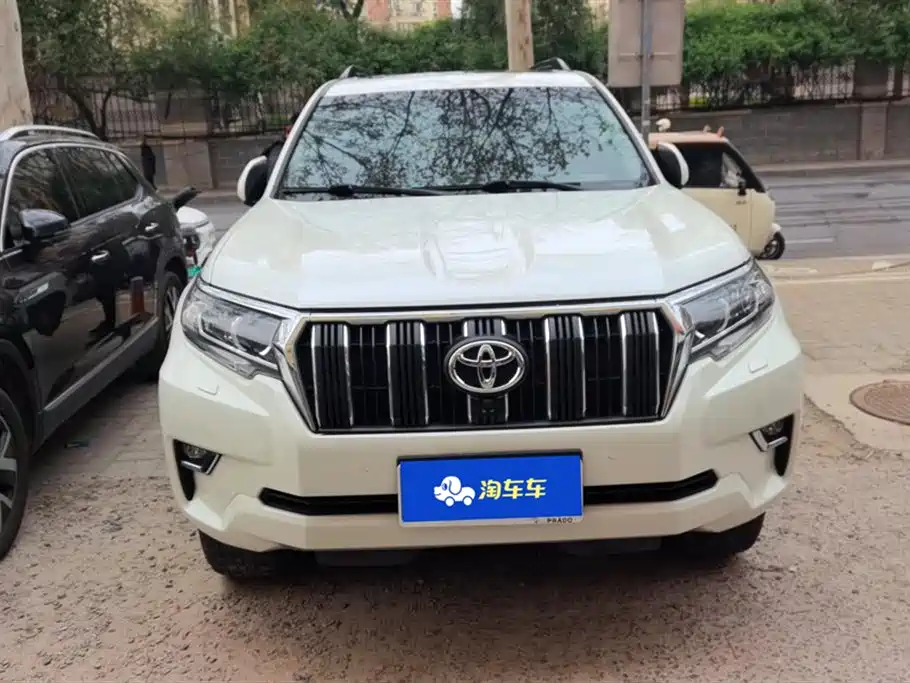 TOYOTA PRADO