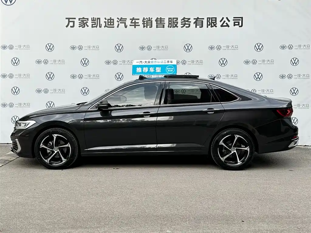 Volkswagen Sagitar 2025 300TSI DSG Surpass Edition фото 3