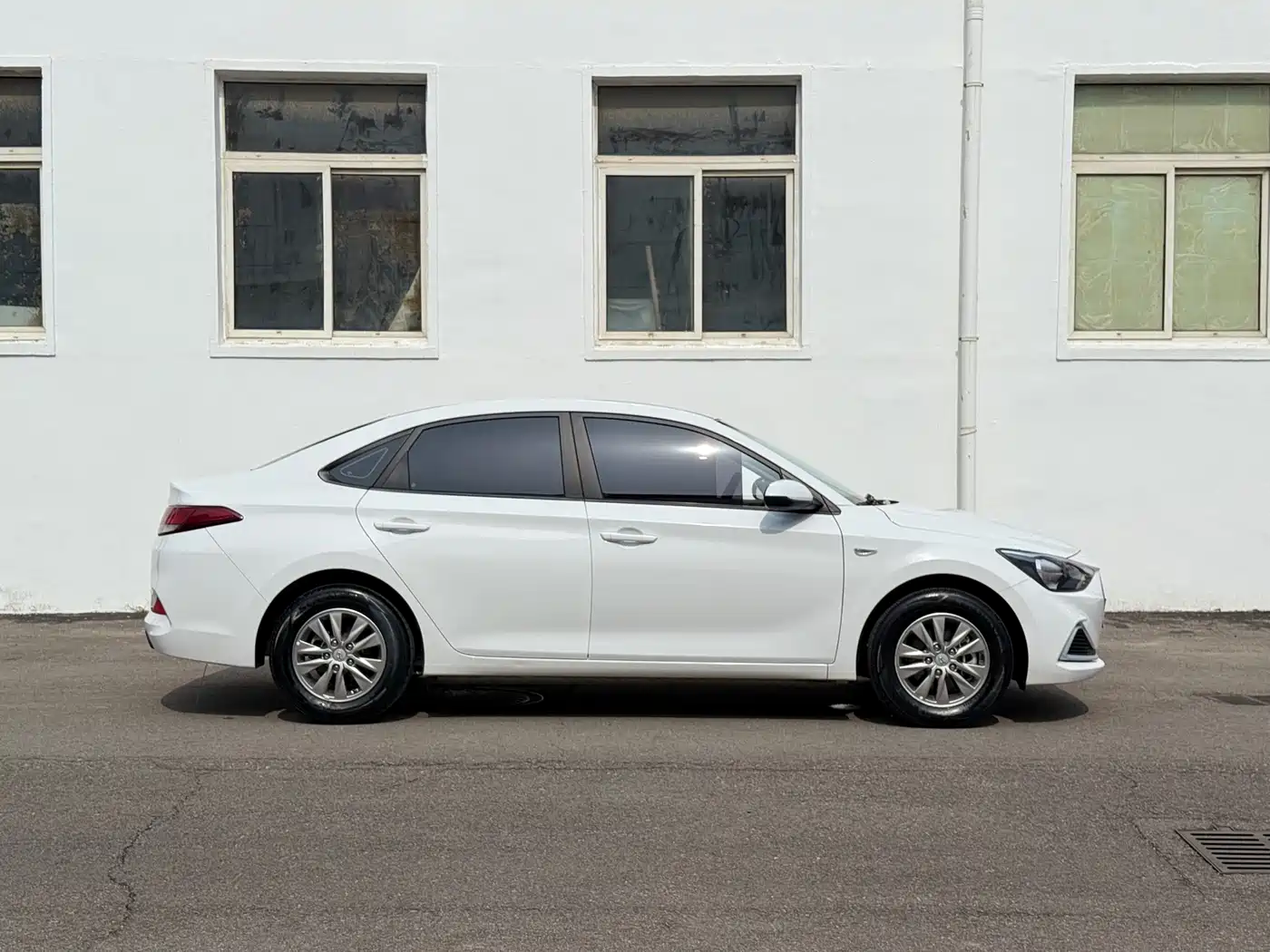 Hyundai Elantra 2020 1.6L Auto GL Pleasing Edition фото 4