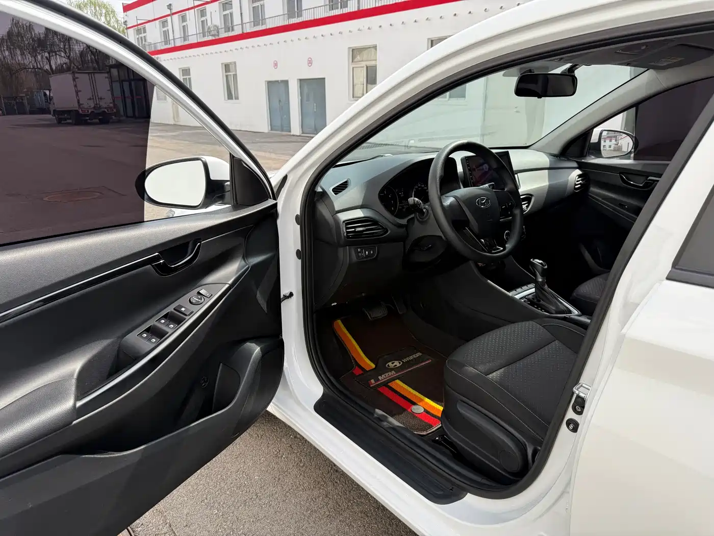 Hyundai Elantra 2020 1.6L Auto GL Pleasing Edition фото 10