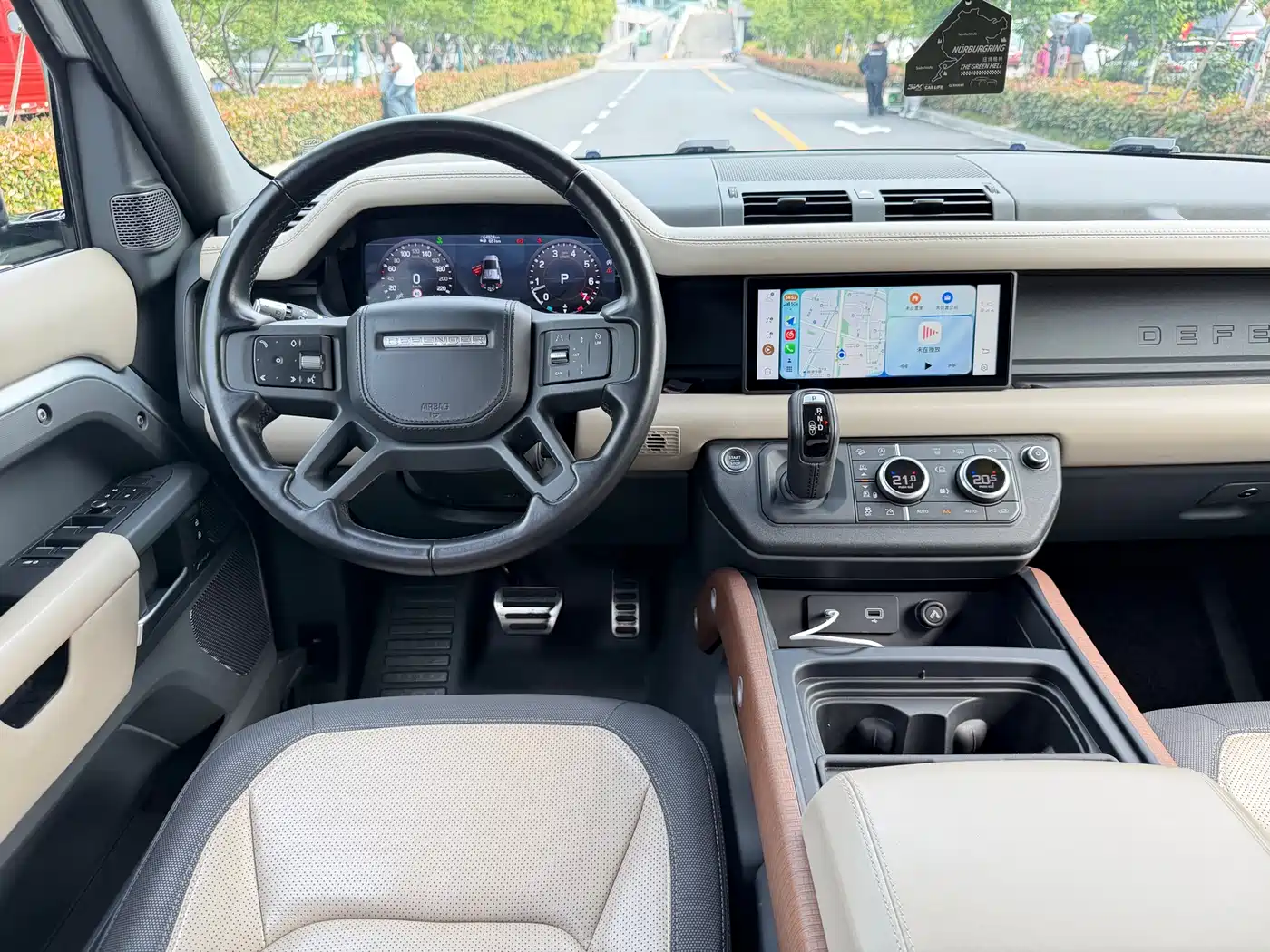 Land Rover Defender 2021 110 P400 X-DYNAMIC HSE фото 10