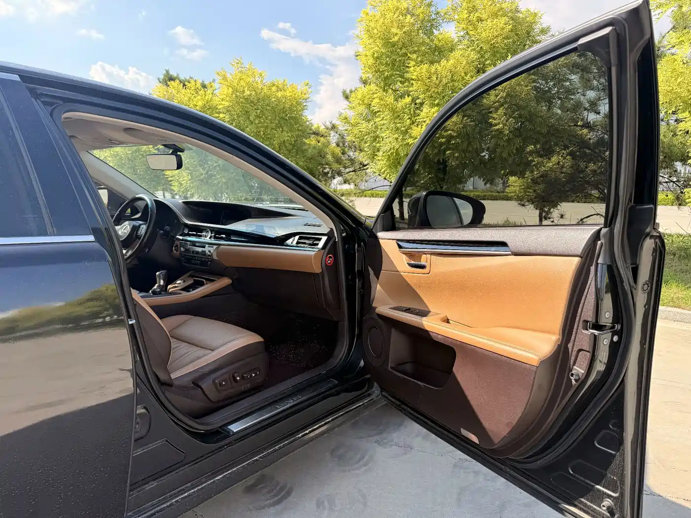 Фото 17 - Lexus ES