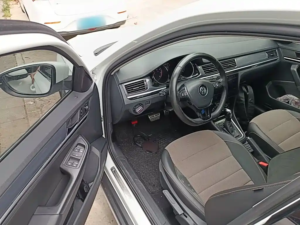 Volkswagen C-TREK 2018 2018 230TSI DSG Comfort