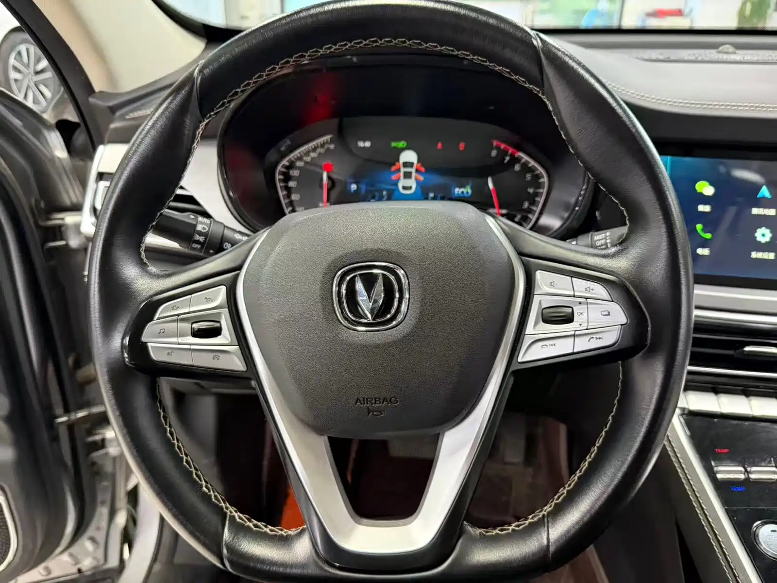 صورة 14 - Changan CS85