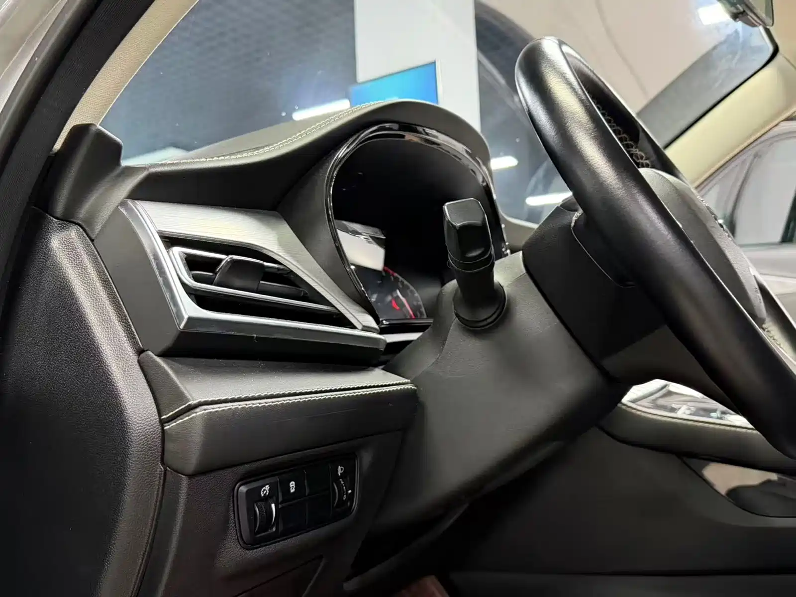 صورة 11 - Changan CS85