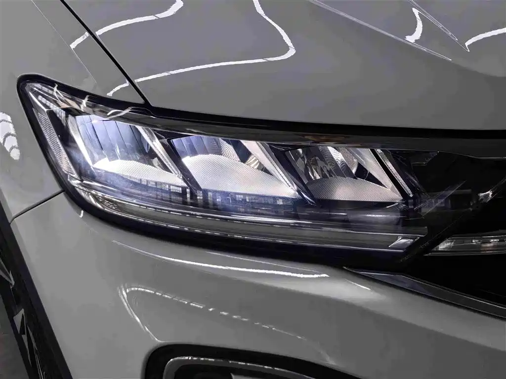 VOLKSWAGEN T-ROC EXPLORING SONGS