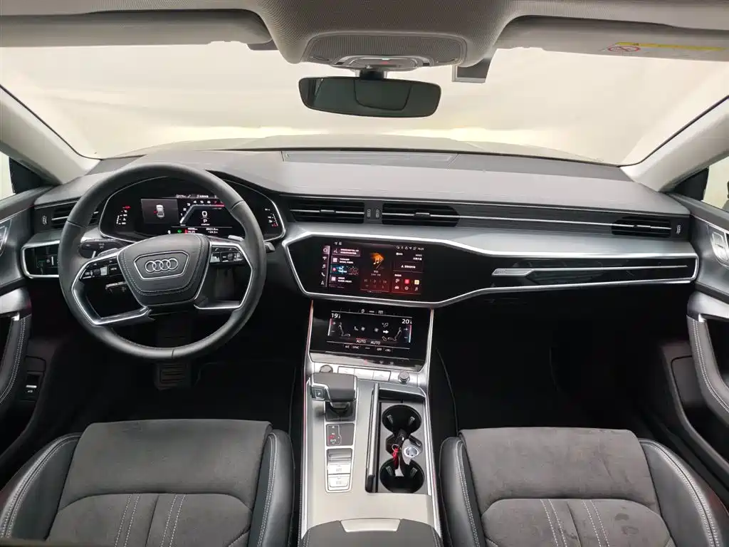 Audi A7L 2025 Model Year 45 TFSI Luxury фото 8