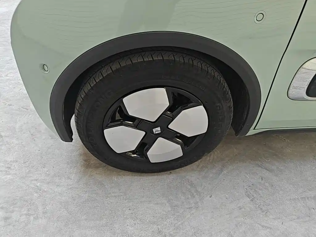 Фото 23 - Baojun KiWi EV