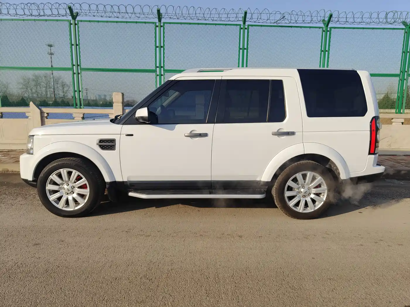 Land Rover Discovery 2012 5.0 V8 HSE фото 6