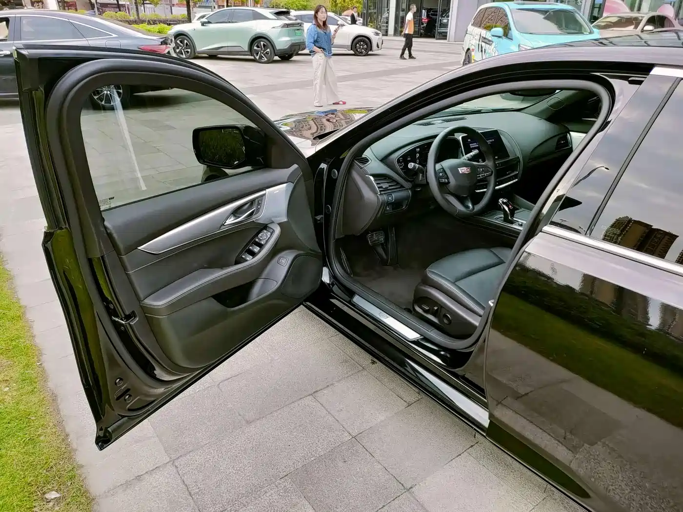 Cadillac CT5 2024 2023 28T Luxury Style (Standard Edition)