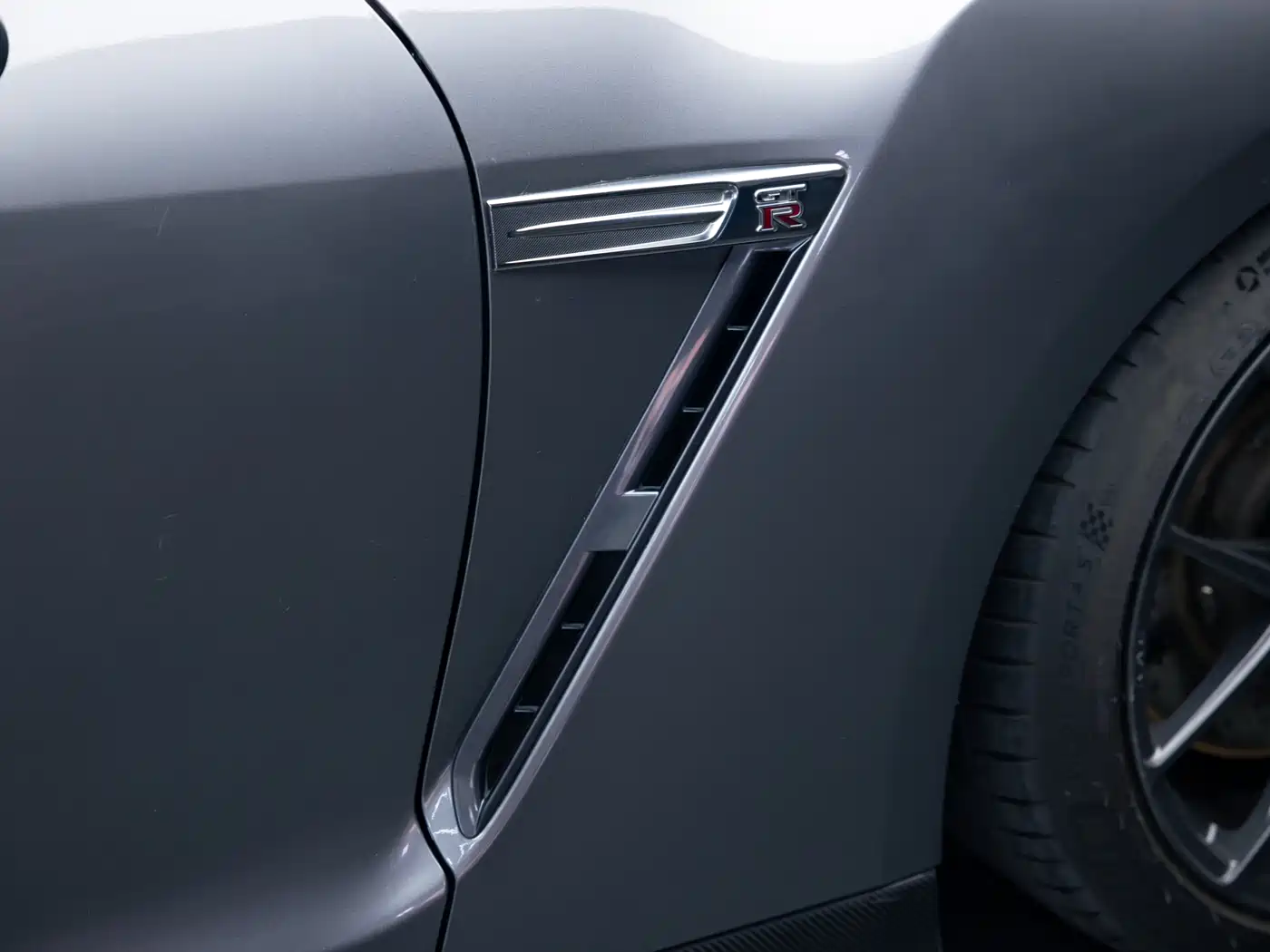 Nissan GT-R 2011 2012 3.8T Premium Edition