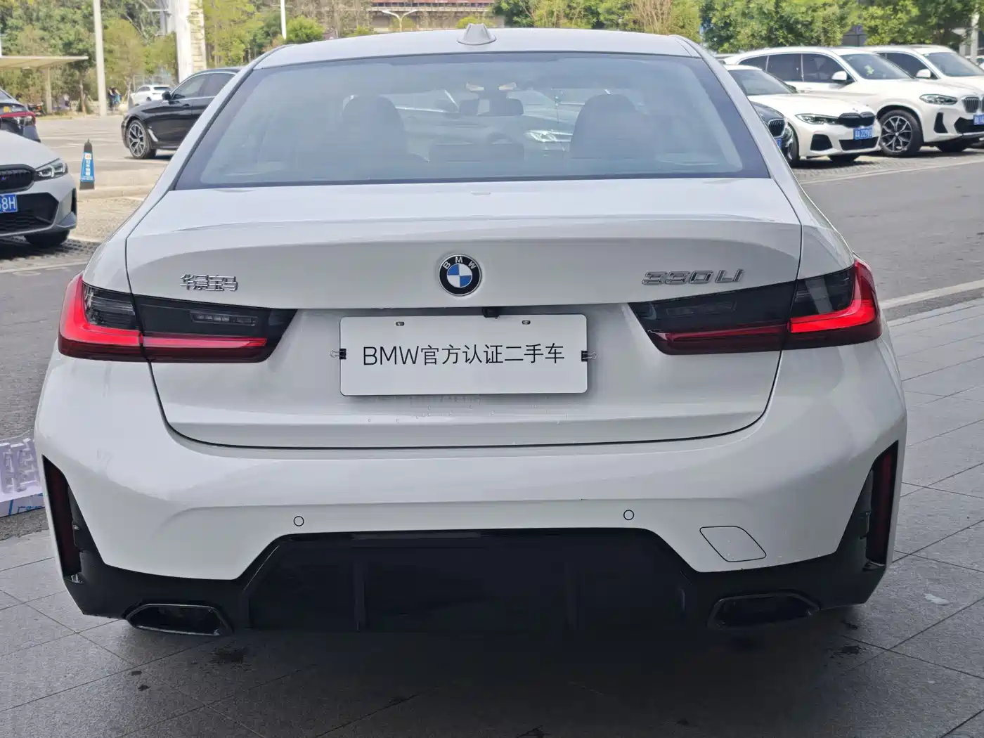 BMW 3 Series 2025 330Li M Sport Night Edition фото 6