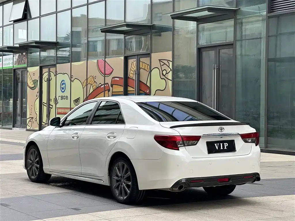 Toyota Reiz 2013 2.5V Premium Edition фото 4