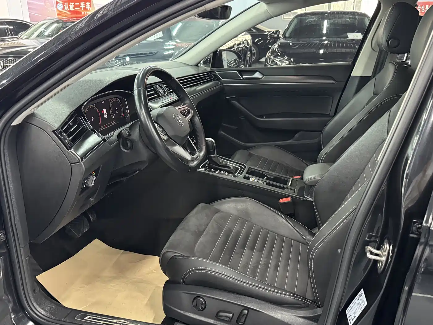 Volkswagen Magotan 2021 330TSI DSG 30th Anniversary Edition фото 4