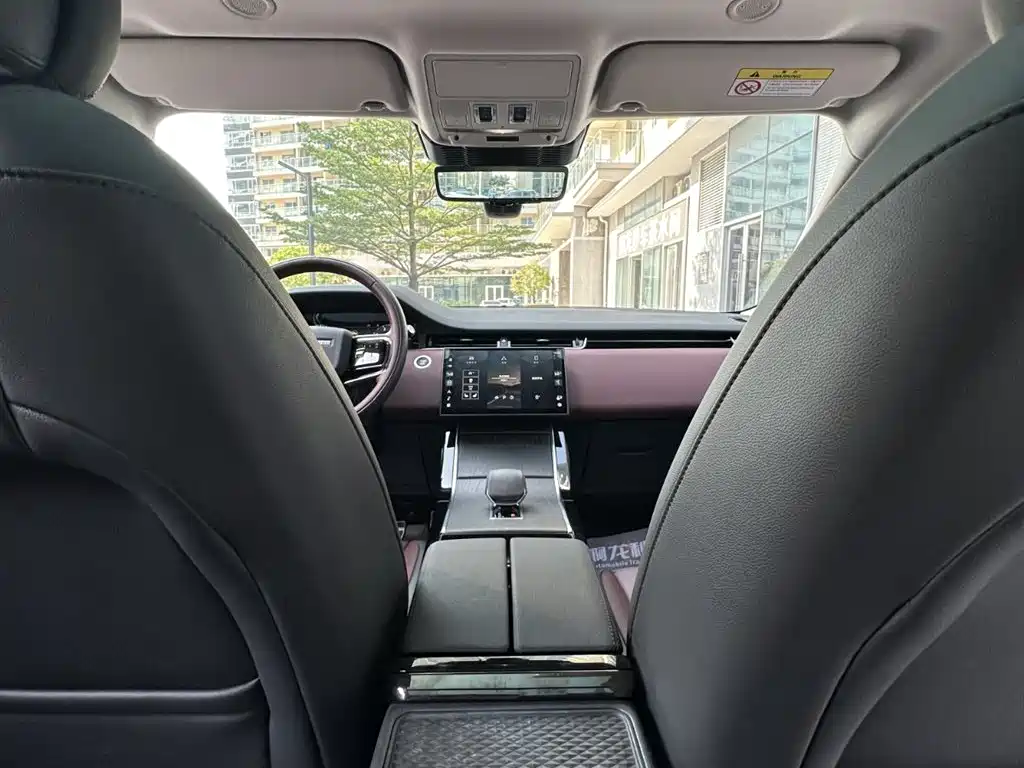 Land Rover Range Rover Evoque 2024 Range Rover Evoque L 249PS Light Master Edition фото 19