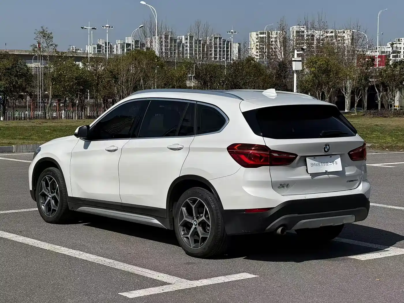 BMW X1 2019 sDrive18Li Premium Model фото 11