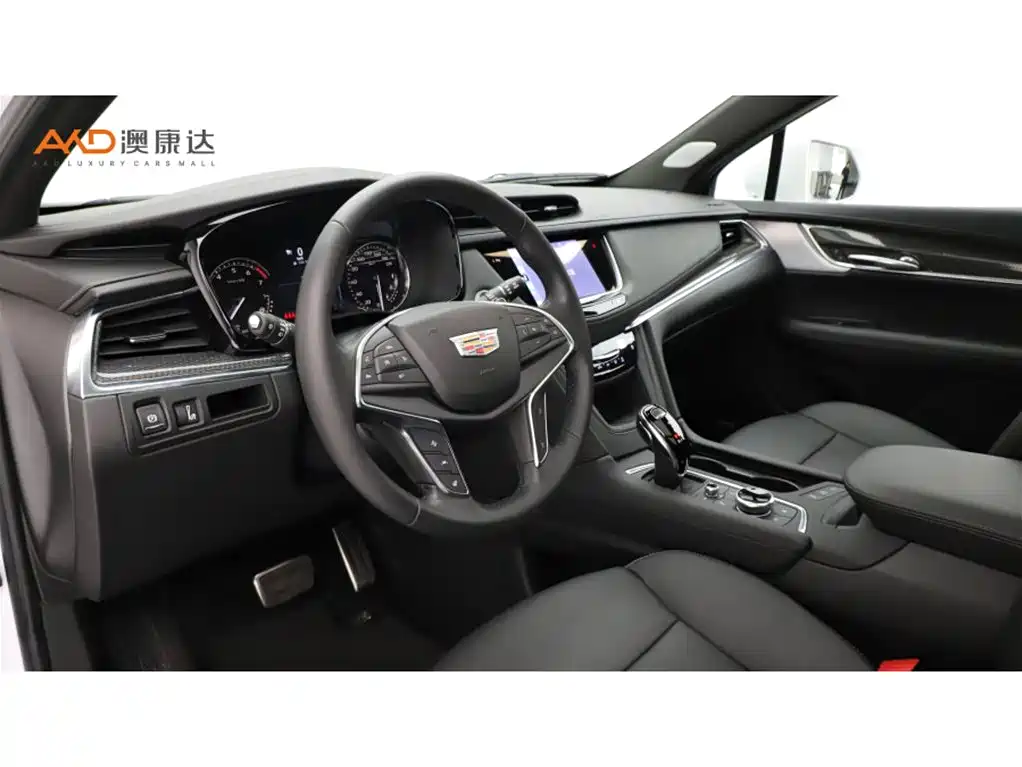 Photo 6 - Cadillac XT5
