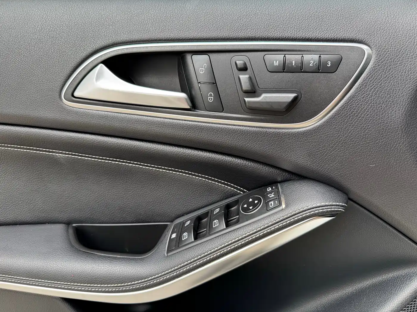 Mercedes-Benz A-Class (Import) 2015 A 200 Fashion фото 11