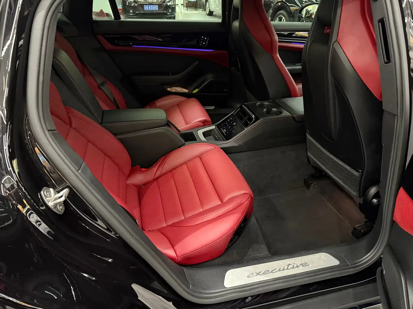 Porsche Panamera 2024 Panamera 4 Executive Long Wheelbase 2.9T фото 12