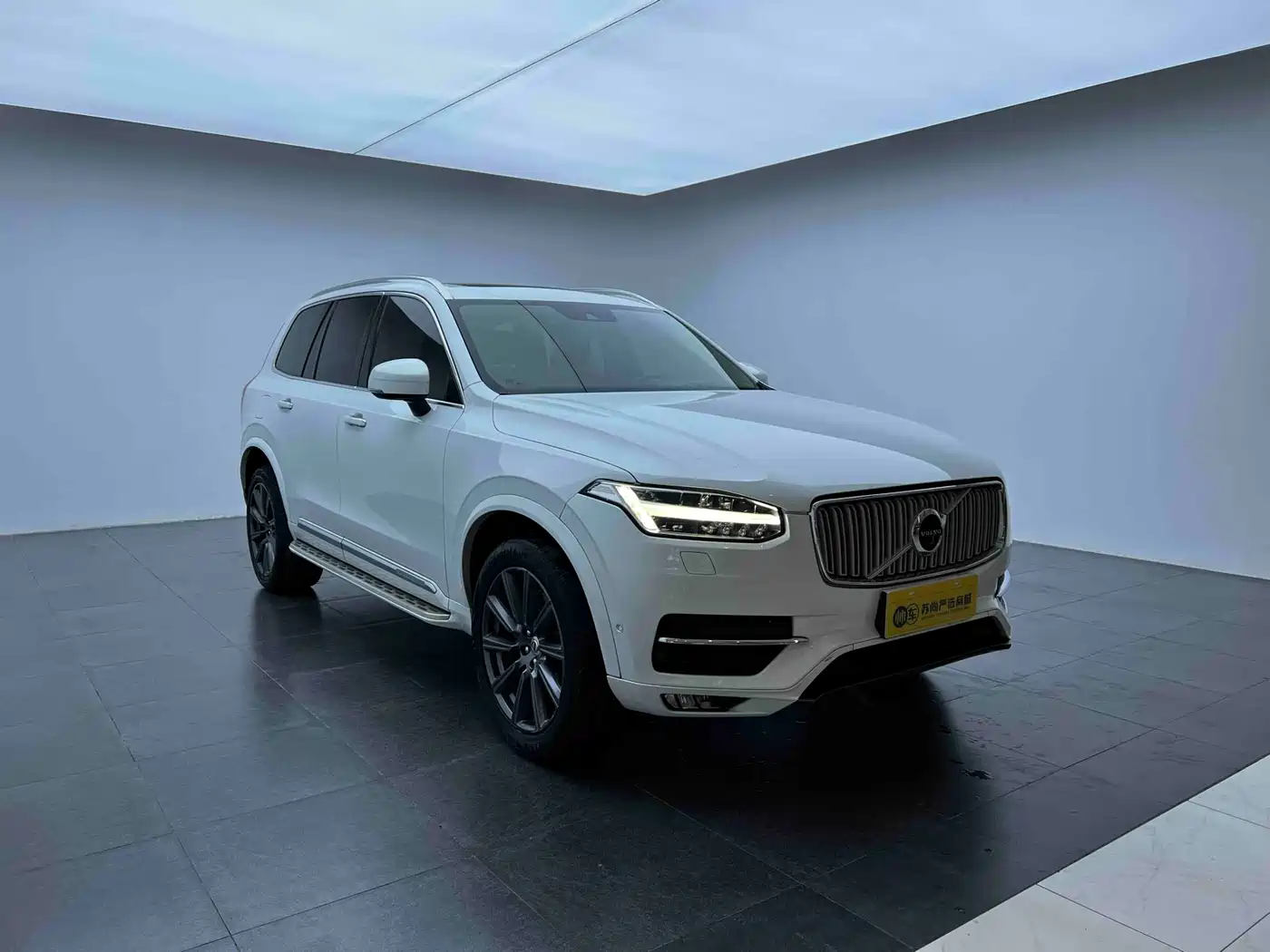 Фото 1 - Volvo XC90