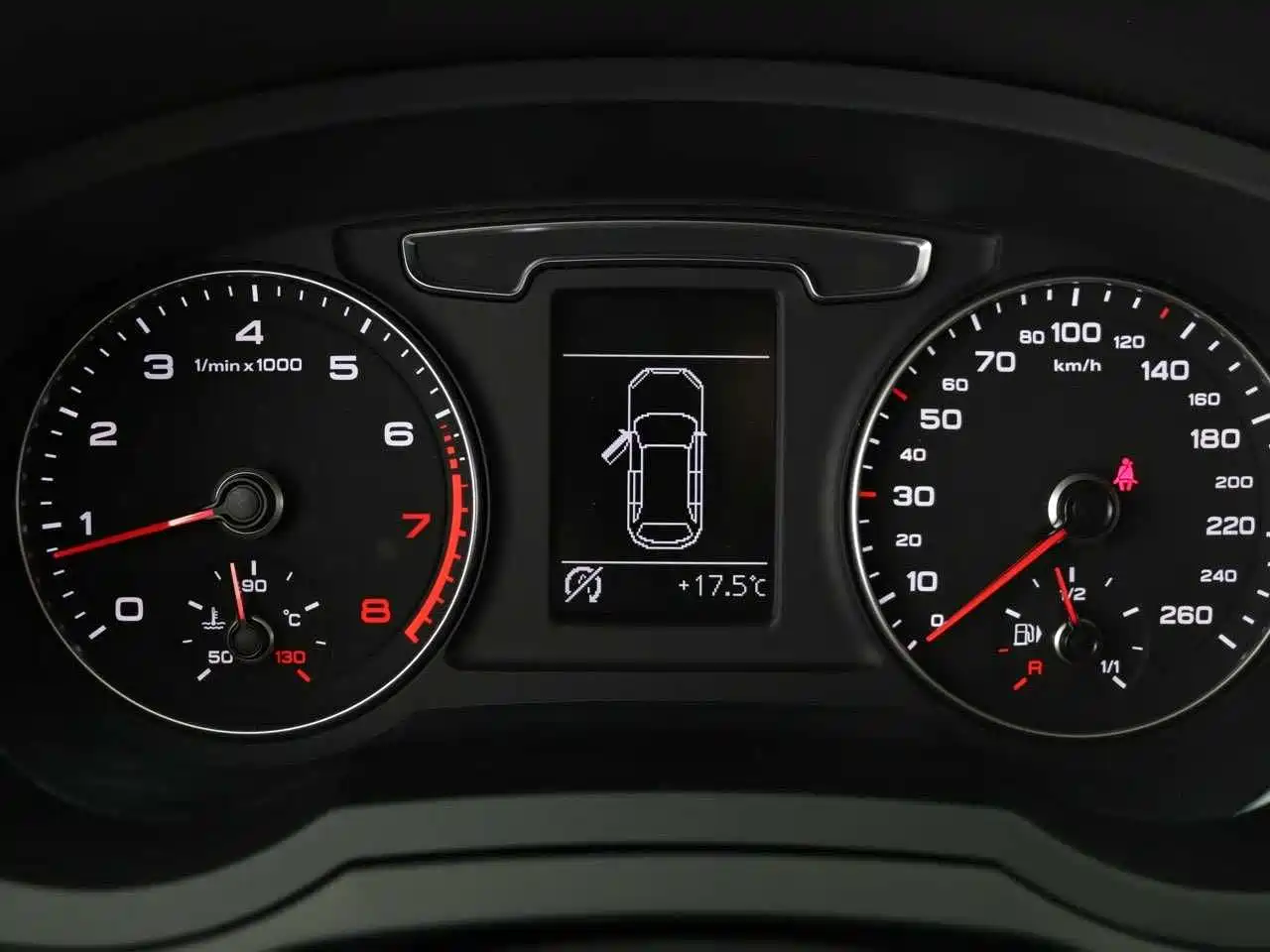 Audi Q3 2018 30 TFSI Fashion Collector's Edition фото 4