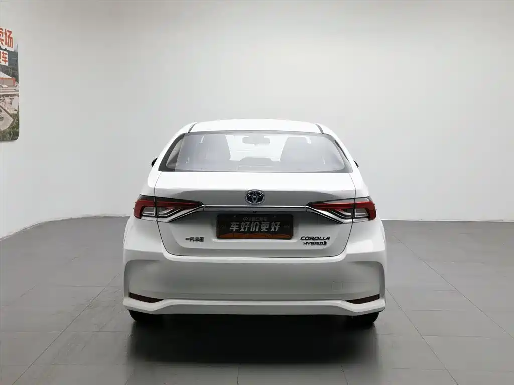Toyota Corolla 2021 Hybrid 1.8L E-CVT Elite Edition фото 4