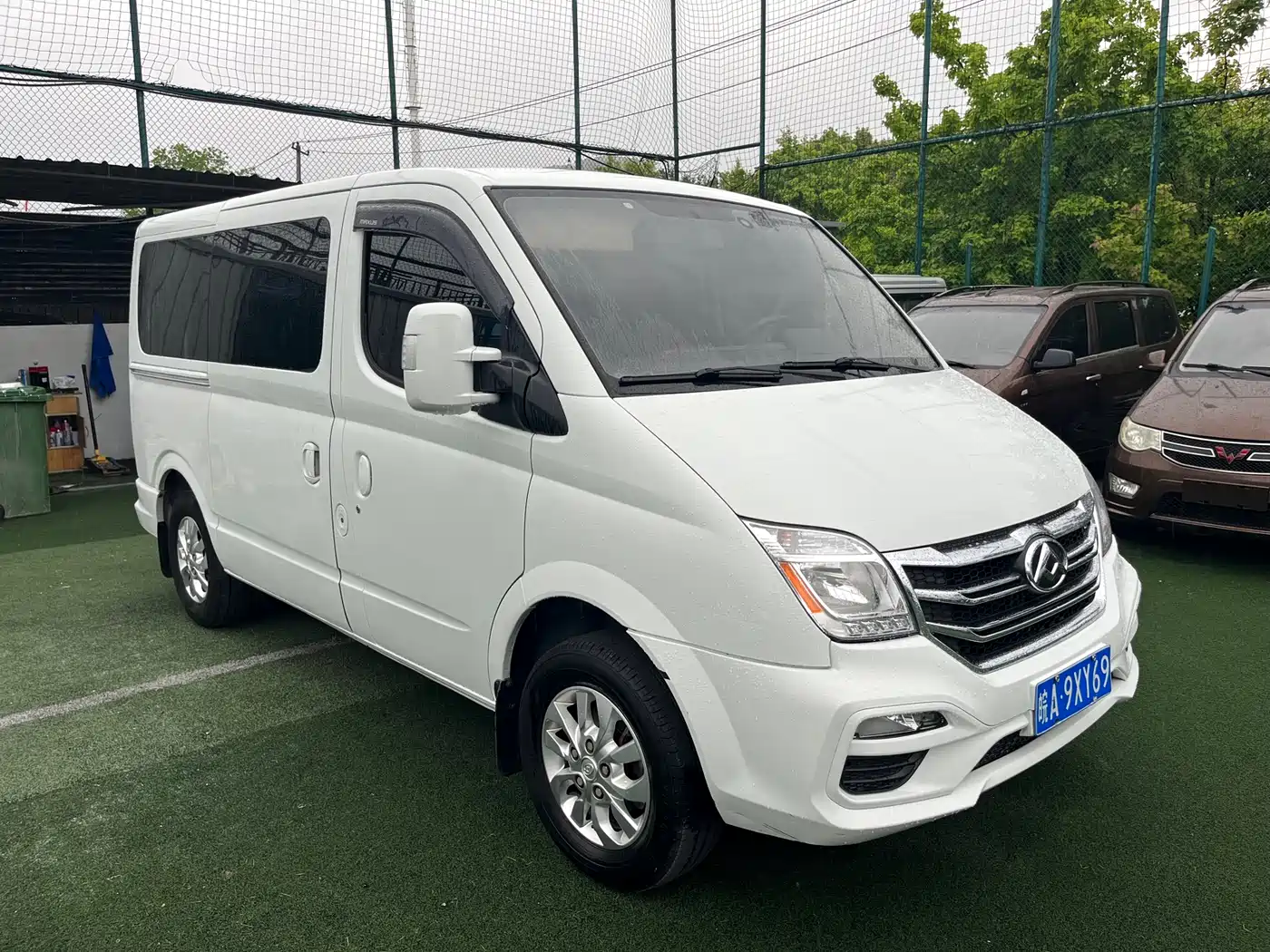 SAIC Maxus Xintu V80 2021 2.0T PLUS AMT Urban Edition Short Wheelbase Ultra-Low Roof 5/6 Seats фото 3