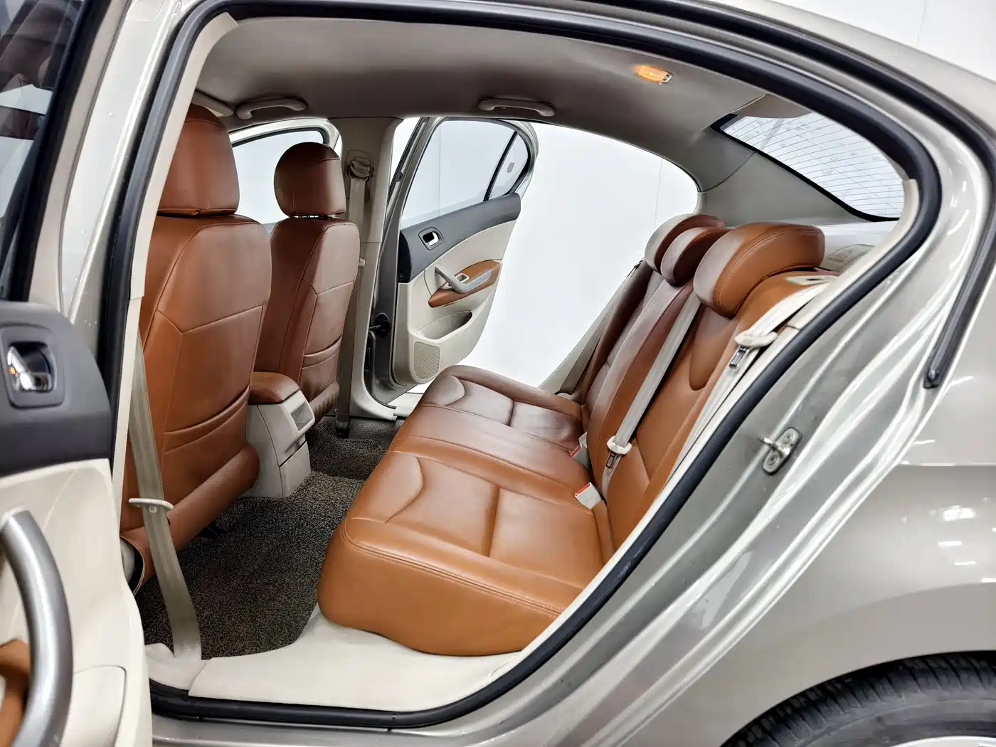 Peugeot 408 2013 1.6L Manual Comfort Edition фото 12