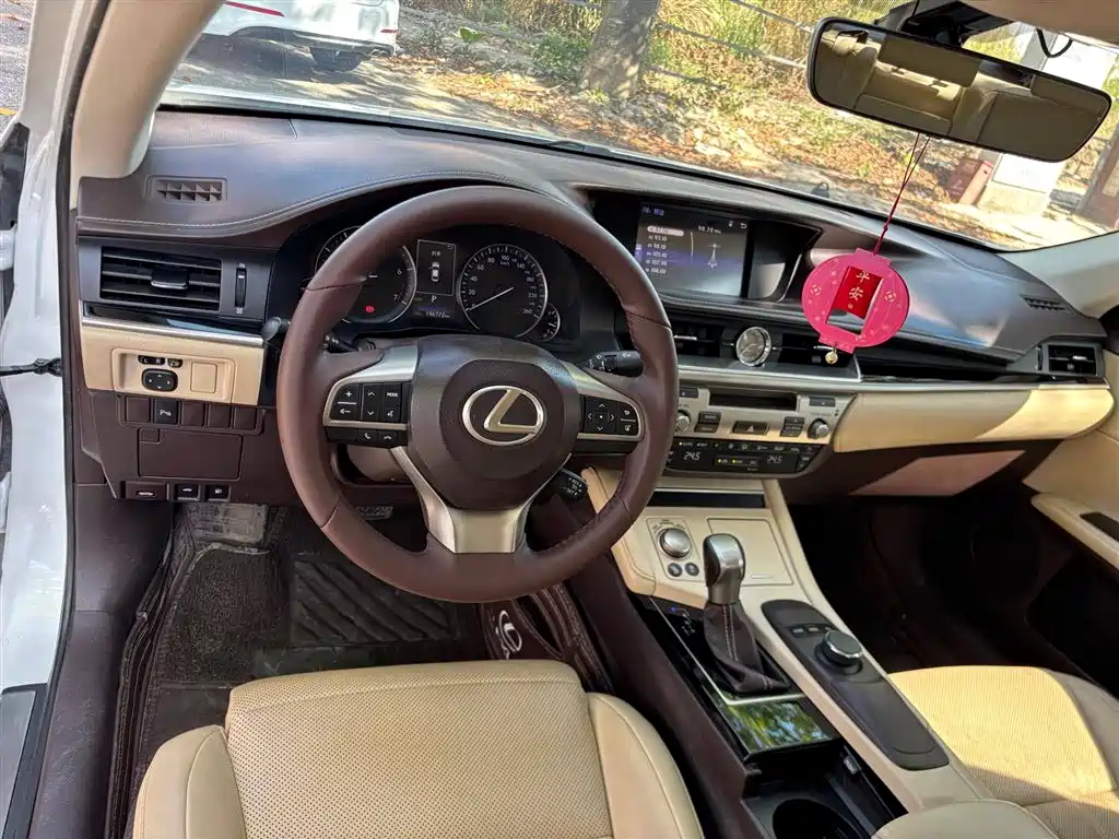 Lexus ES 2015 200 Elite Edition фото 7