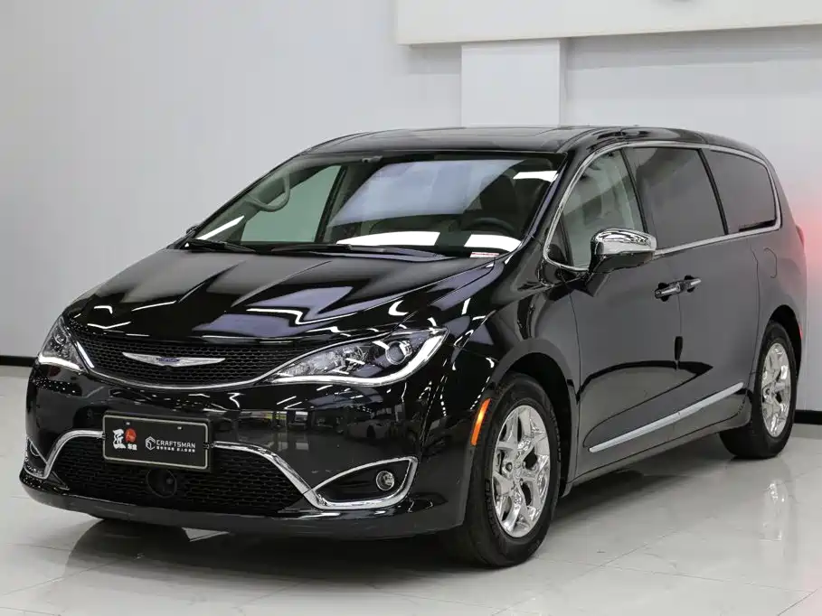 Chrysler Grand Voyager (Import) 2019 2017 3.6L Premium Edition