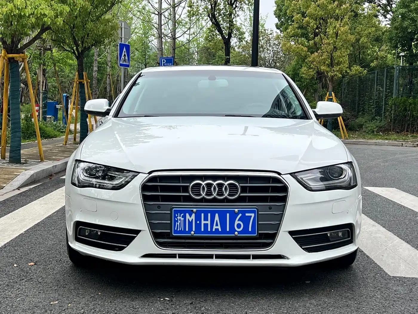 Audi A4L 2013 35 TFSI Automatic Standard фото 2