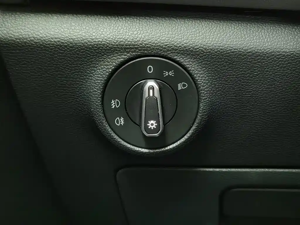 Volkswagen Sagitar 2019 200TSI DSG Comfort Edition China VI фото 21