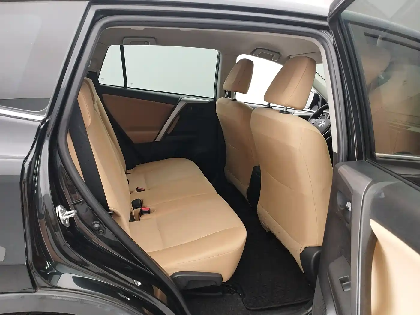 Toyota RAV4 Rongfang 2016 2.0L CVT 2WD Urban (China V) фото 16