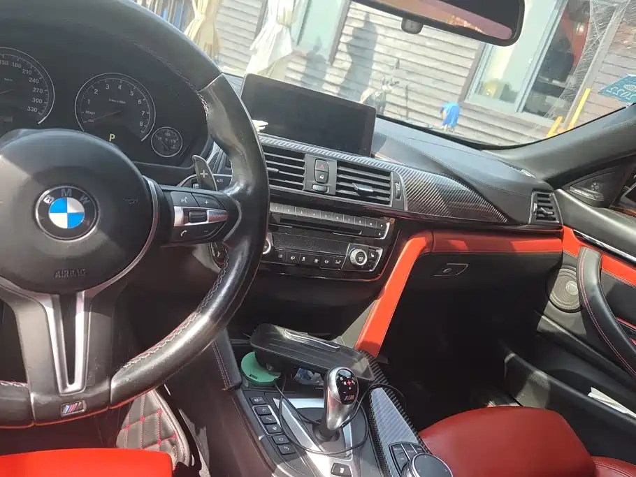 Photo 13 - BMW M4