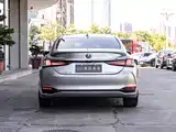Photo 5 - Lexus ES