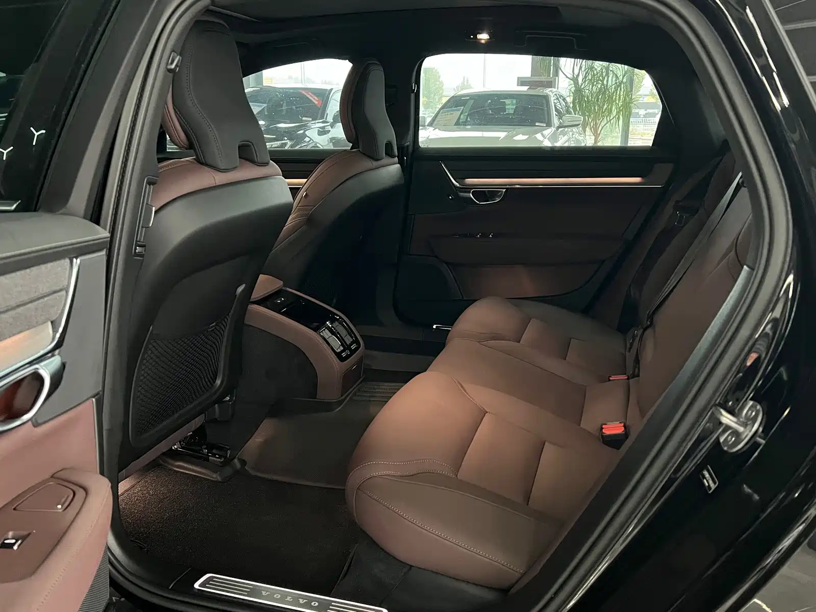 Photo 5 - Volvo S90