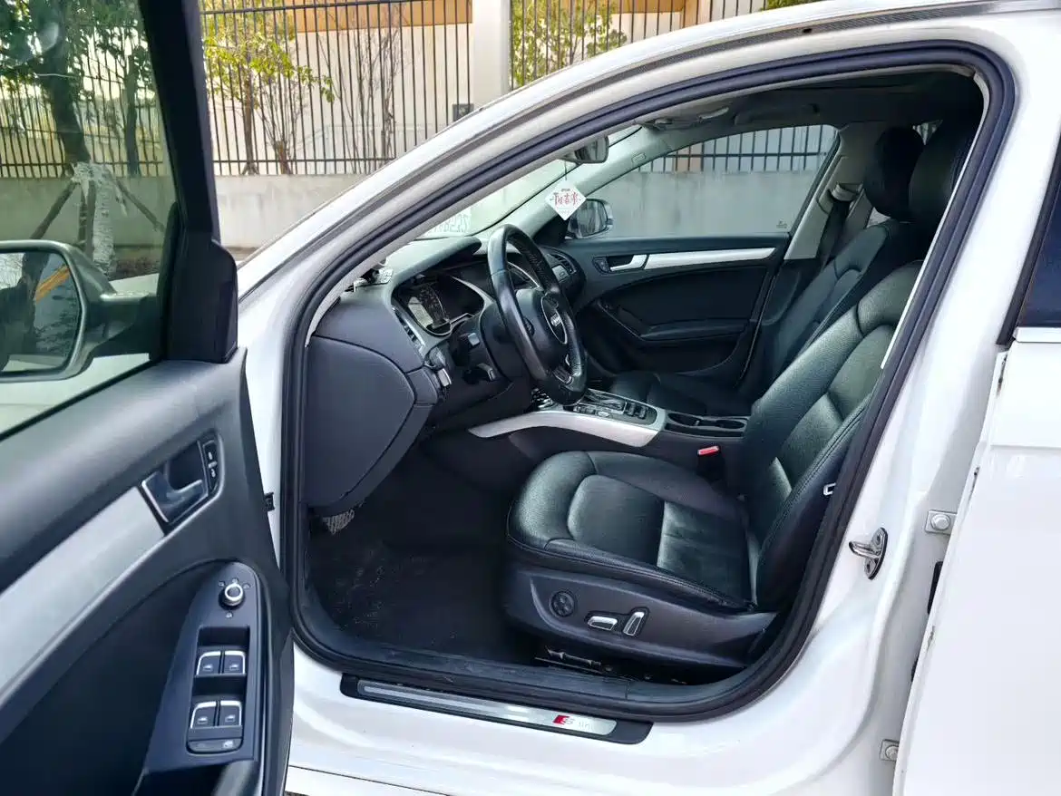 Audi A4L 2015 45 TFSI quattro Individual Sport фото 6