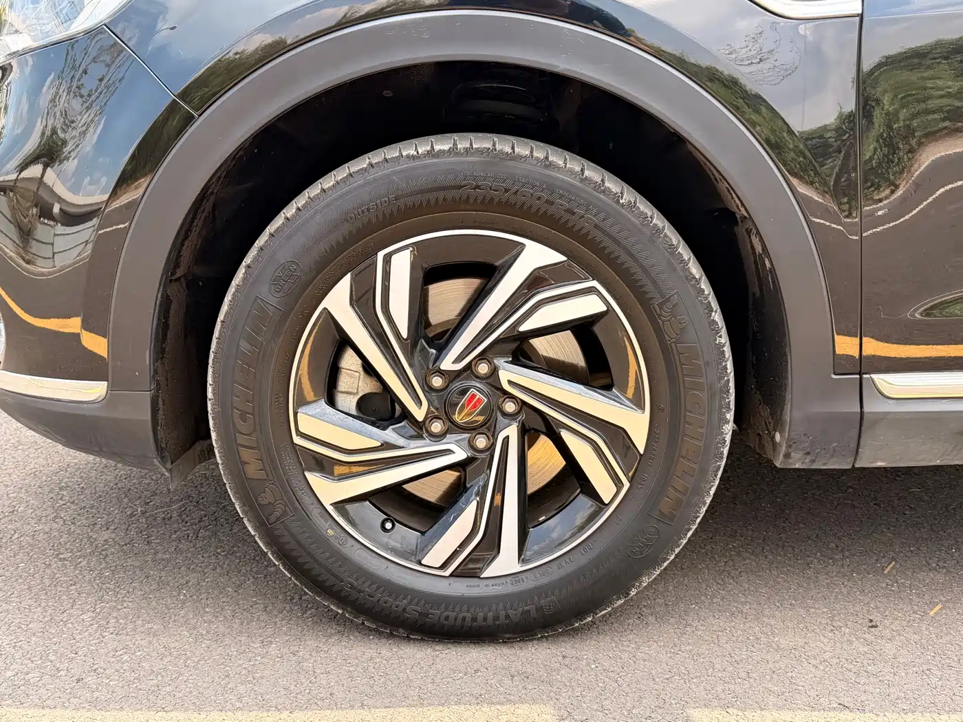 Фото 9 - Hongqi HS5