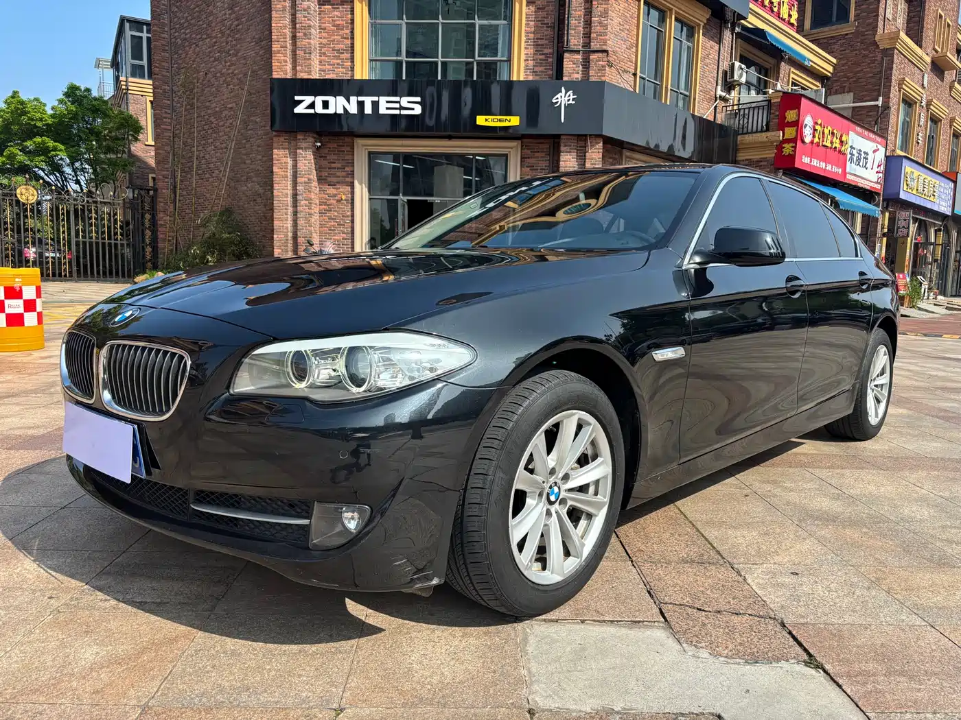 BMW 5 Series 2013 525Li Luxury фото 2