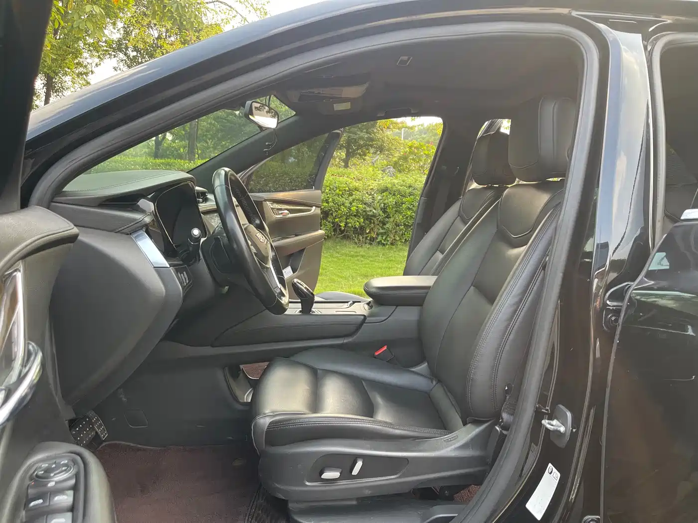 Фото 10 - Cadillac XT5