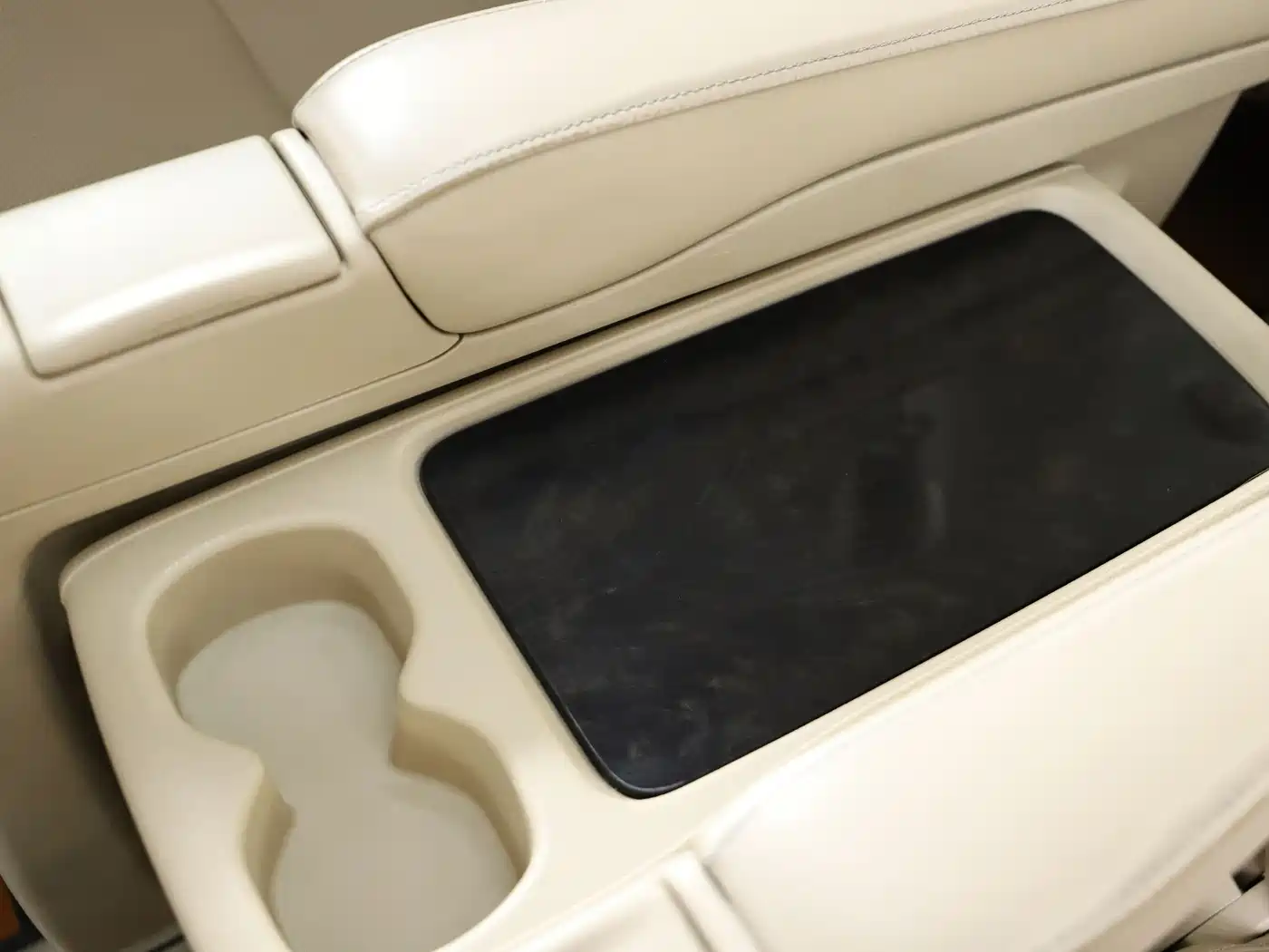 Toyota Alphard 2012 3.5L Luxury Edition фото 17