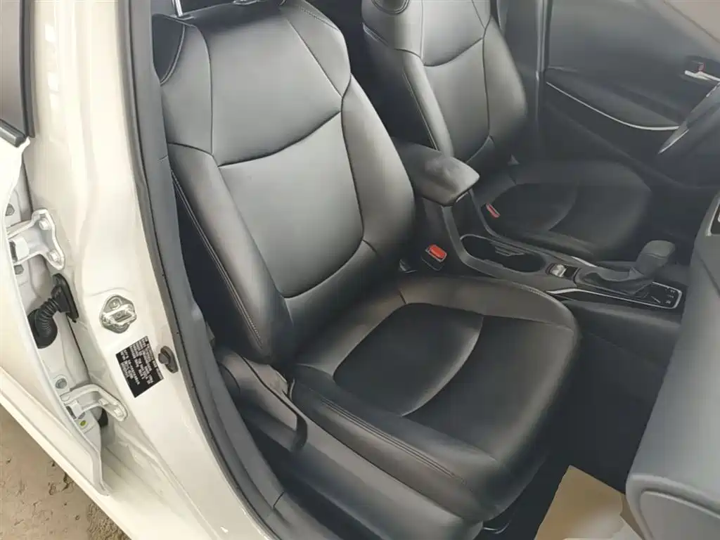 Toyota Corolla 2021 Hybrid 1.8L E-CVT Elite Edition фото 25