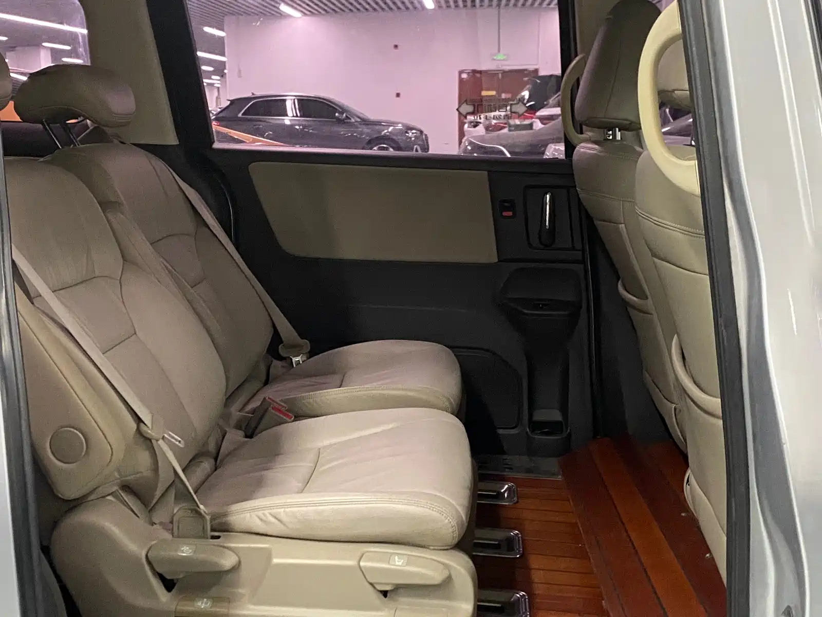 Photo 9 - Honda Odyssey