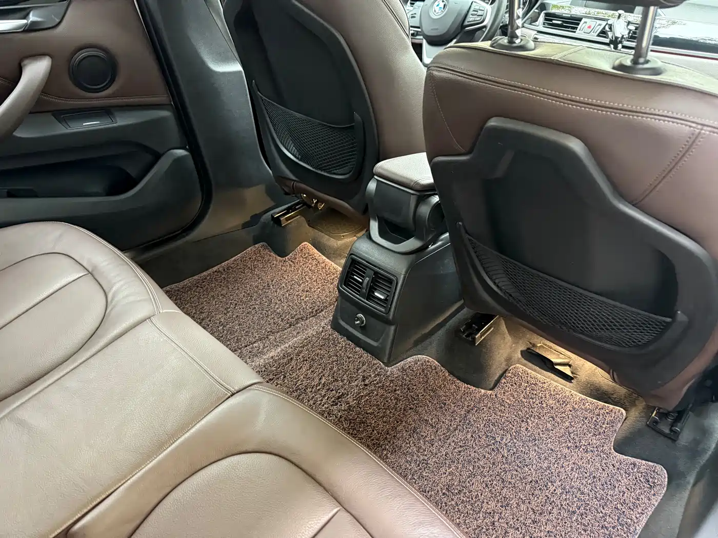 BMW X1 2018 sDrive18Li Premium Model фото 7