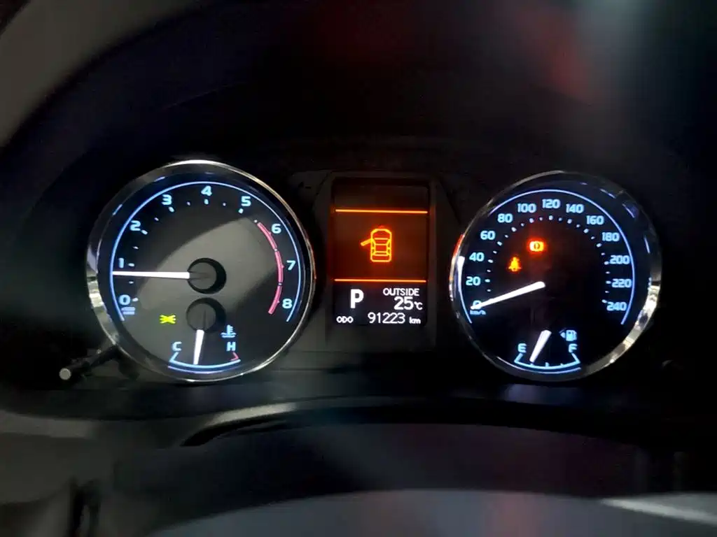 Toyota Corolla 2018 1.2T S-CVT GL-i Smart Shine Edition фото 12