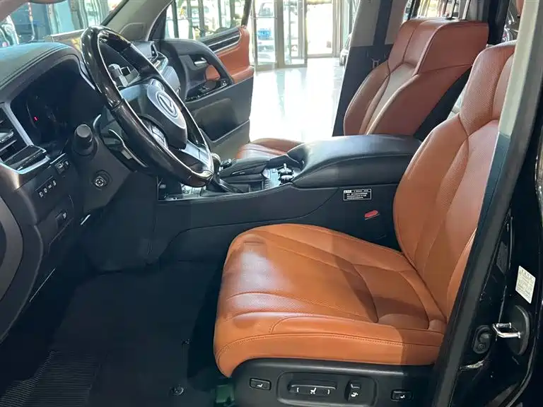 Lexus LX 2019 570 Dynamic Luxury Edition фото 23