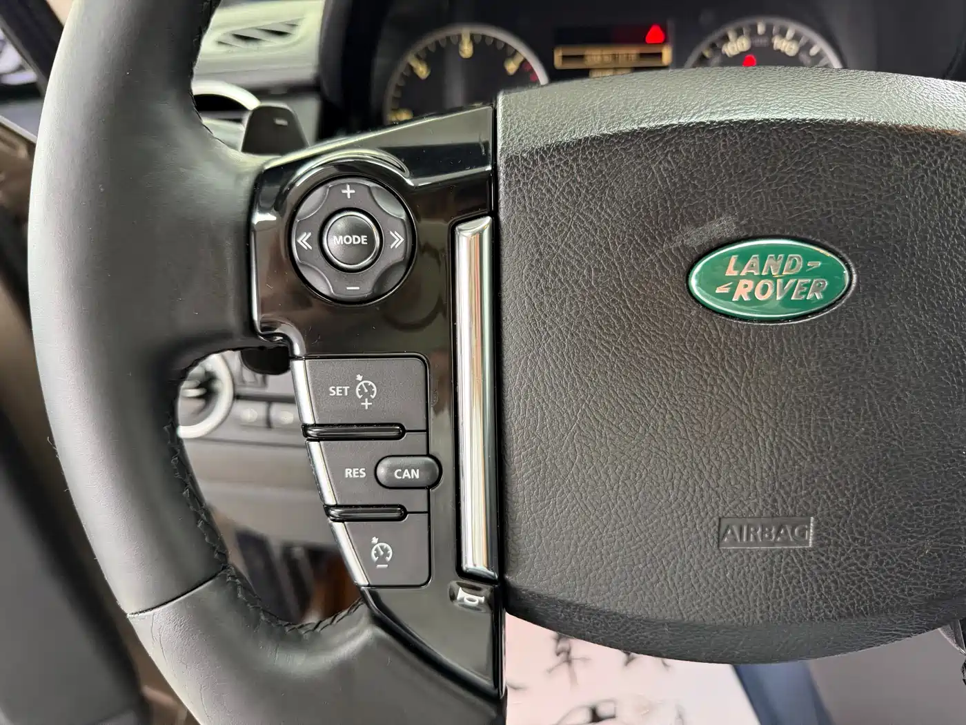 Фото 18 - Land Rover Discovery